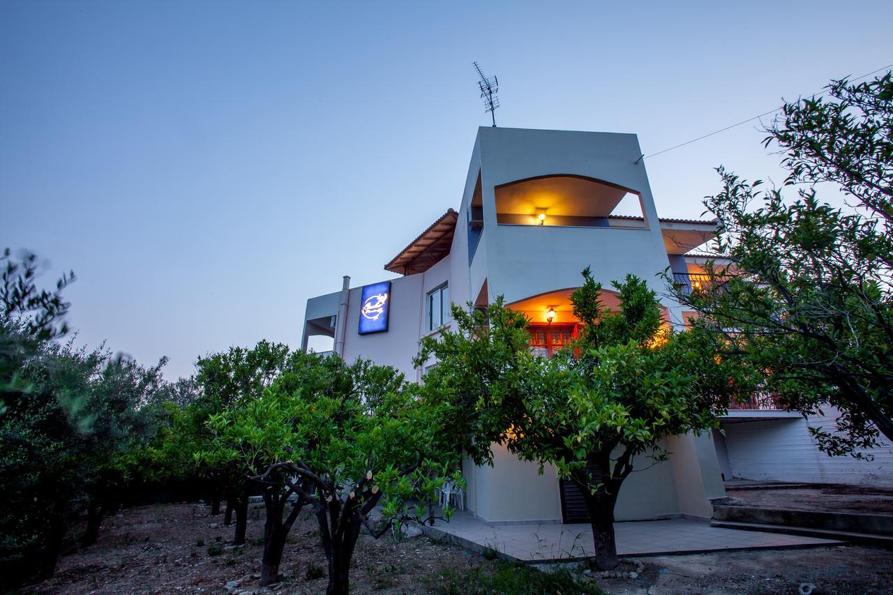 Orelia Pension トロン エクステリア 写真